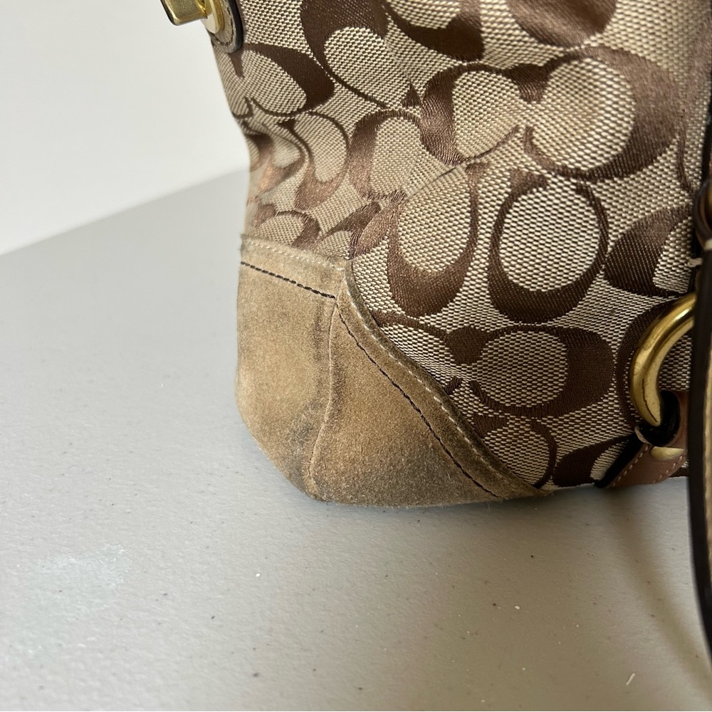 Vintage Coach Brown and Tan Signature Shoulder Bag - Picture 6 of 10